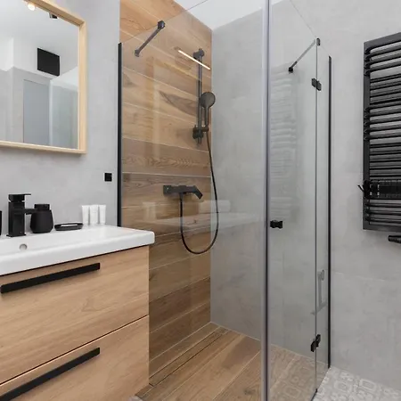 Mlyny Gdanskie With Terrace, Gym & Playground By Renters